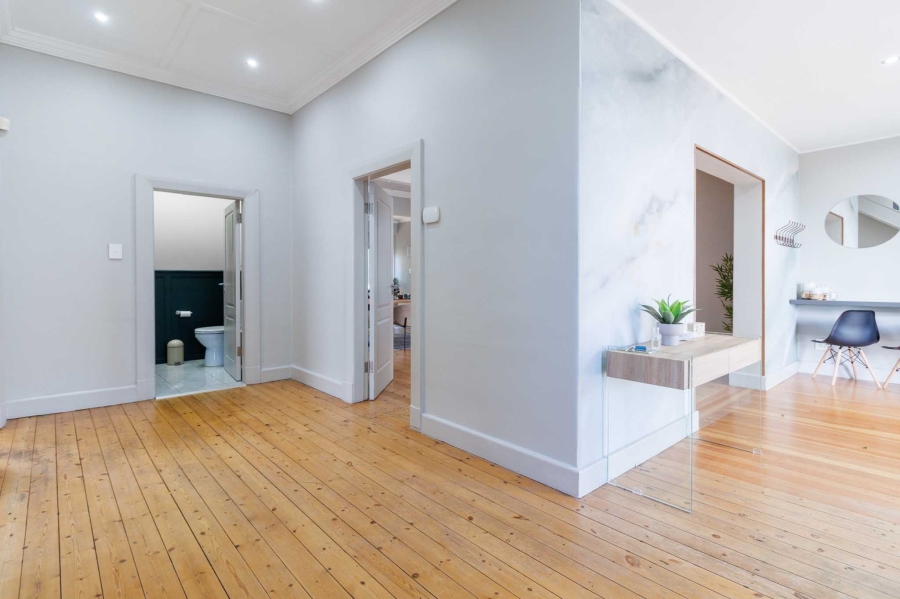 4 Bedroom Property for Sale in Bantry Bay Western Cape